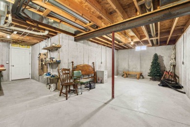 This stunning 4-bedroom, 2-story home is perfectly located just on High Cliff Golf Course in Wisconsin - for sale on GolfHomes.com, golf home, golf lot