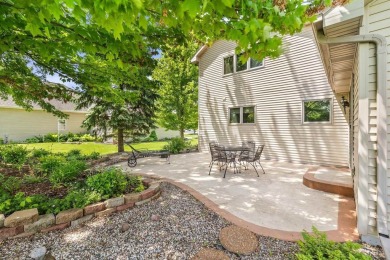 This stunning 4-bedroom, 2-story home is perfectly located just on High Cliff Golf Course in Wisconsin - for sale on GolfHomes.com, golf home, golf lot