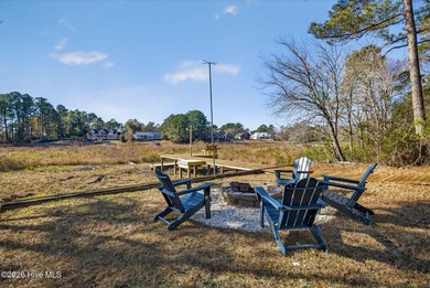 Welcome to this spacious 3-bedroom, 2-bath single-family home on The Lakes Country Club in North Carolina - for sale on GolfHomes.com, golf home, golf lot