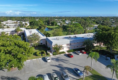 Bring all offers! Older couple decided against downsizing. Their on The Little Club in Florida - for sale on GolfHomes.com, golf home, golf lot