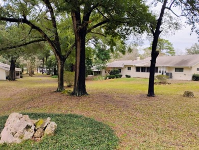 One of the lowest priced homes WITH BETWEEN 1550-1700 SQUARE on On Top of the World Golf Course in Florida - for sale on GolfHomes.com, golf home, golf lot