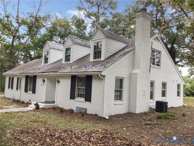 Built in 1963, you will fall in love with this *mid-century on  in Virginia - for sale on GolfHomes.com, golf home, golf lot