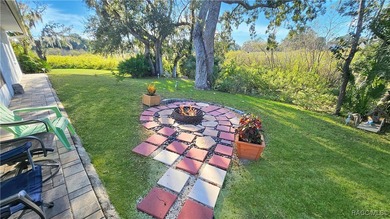 Make sure to check out the Virtual Tour for a 3D Model w/ on Meadow Oaks Golf and Country Club in Florida - for sale on GolfHomes.com, golf home, golf lot