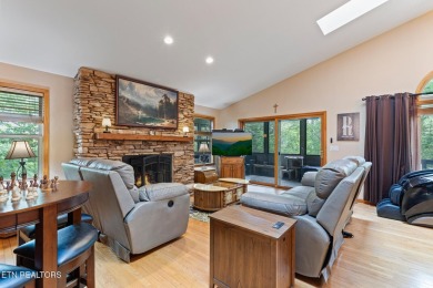 STUNNING MOUNTAIN RETREAT WITH BREATHTAKING VIEWS, PRIVACY & on Laurel Valley Golf Course in Tennessee - for sale on GolfHomes.com, golf home, golf lot