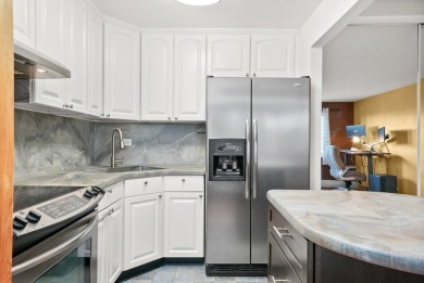 Welcome to this bright 1Bed/1Bath condo featuring hardwood on Sydney R. Marovitz Golf Course in Illinois - for sale on GolfHomes.com, golf home, golf lot
