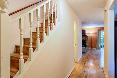 This charming 2 Bedroom, 2.5 Bath Townhouse in a Prime Location on Hilaman Park Golf Course in Florida - for sale on GolfHomes.com, golf home, golf lot