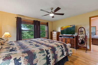 STUNNING MOUNTAIN RETREAT WITH BREATHTAKING VIEWS, PRIVACY & on Laurel Valley Golf Course in Tennessee - for sale on GolfHomes.com, golf home, golf lot