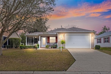 GOLF CART INCLUDED!! BOND PAID!!! This charming 2-bedroom on Glenview Championship Golf and Country Club in Florida - for sale on GolfHomes.com, golf home, golf lot