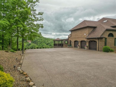 Welcome to your dream lakefront home! This stunning 5-bedroom, 4 on Mountain View Golf Course in West Virginia - for sale on GolfHomes.com, golf home, golf lot