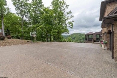 Welcome to your dream lakefront home! This stunning 5-bedroom, 4 on Mountain View Golf Course in West Virginia - for sale on GolfHomes.com, golf home, golf lot