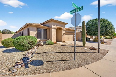 This PREMIUM CORNER LOT on a cul-de-sac street is directly on The Golf Club At Johnson Ranch in Arizona - for sale on GolfHomes.com, golf home, golf lot