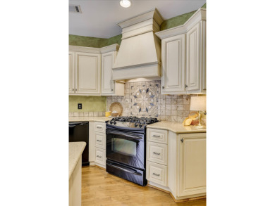 Lakefront Escape at 613 Heritage Cove - McCormick, SC

 on Monticello Golf Club At Savannah Lakes in South Carolina - for sale on GolfHomes.com, golf home, golf lot