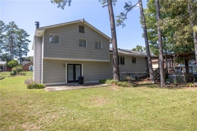 Welcome to this well-maintained brick home in a highly desirable on Lakewood Golf Course in Alabama - for sale on GolfHomes.com, golf home, golf lot