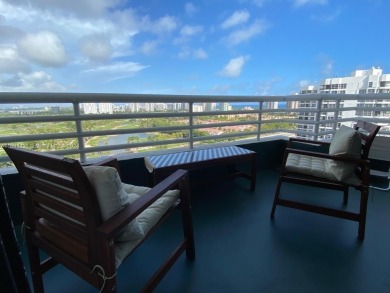 Lovely 1 bed/1.5 bath Pent House with great views in Aventura on Turnberry Isle Resort and Club in Florida - for sale on GolfHomes.com, golf home, golf lot