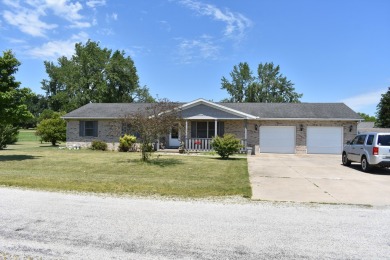 Get away to the country! Spacious Brick Ranch on a double lot on Indian Springs Golf Course in Illinois - for sale on GolfHomes.com, golf home, golf lot