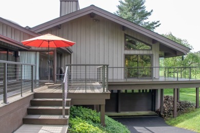 This beautifully renovated home is located on the 6th green of on Country Club of Bristol in Tennessee - for sale on GolfHomes.com, golf home, golf lot