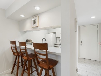 MOTIVATED SELLER! Great 55+ Community! Great amenities: on Vista Plantation Golf Club in Florida - for sale on GolfHomes.com, golf home, golf lot