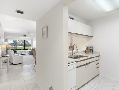 MOTIVATED SELLER! Great 55+ Community! Great amenities: on Vista Plantation Golf Club in Florida - for sale on GolfHomes.com, golf home, golf lot