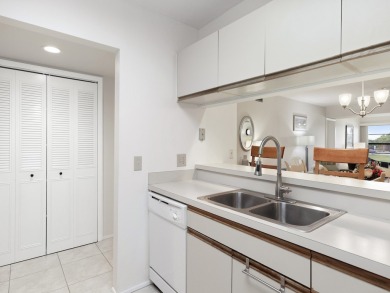 MOTIVATED SELLER! Great 55+ Community! Great amenities: on Vista Plantation Golf Club in Florida - for sale on GolfHomes.com, golf home, golf lot