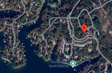 Welcome to 10 Marina View Circle where ideal one-level living on Keowee Key Golf and Country Club in South Carolina - for sale on GolfHomes.com, golf home, golf lot