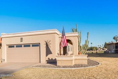 Fully Furnished single level townhouse with 2 car garage, 2/2 on Cottonwood Country Club in Arizona - for sale on GolfHomes.com, golf home, golf lot