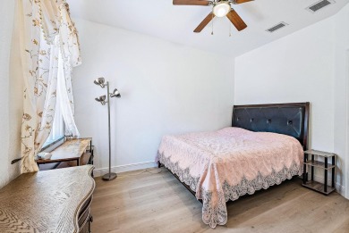 Immaculate and cozy 3 bedroom & 3 Full Bathroom, 1423 sqft on Emerald Dunes Golf Club in Florida - for sale on GolfHomes.com, golf home, golf lot