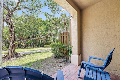 Immaculate and cozy 3 bedroom & 3 Full Bathroom, 1423 sqft on Emerald Dunes Golf Club in Florida - for sale on GolfHomes.com, golf home, golf lot