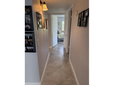 WOW! REMODELED, CORNER, 2 BEDROOM, 2 BATH STYLISHLY FURNISHED on Kings Point Golf -Flanders Way in Florida - for sale on GolfHomes.com, golf home, golf lot