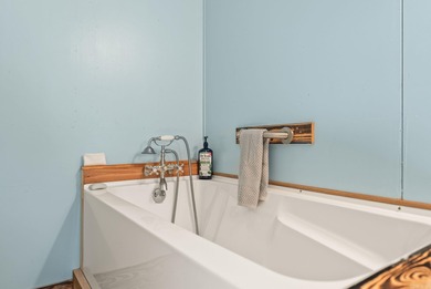 GREAT CONDITION + AFFORDABLE! You'll love being by the lake! on Mountain Ranch Golf Club in Arkansas - for sale on GolfHomes.com, golf home, golf lot