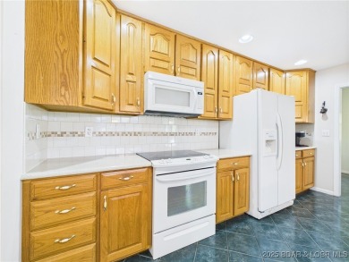 Welcome to this beautifully maintained 3-bedroom, 2.5 bath home on Indian Rock Golf Club in Missouri - for sale on GolfHomes.com, golf home, golf lot