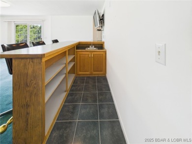 Welcome to this beautifully maintained 3-bedroom, 2.5 bath home on Indian Rock Golf Club in Missouri - for sale on GolfHomes.com, golf home, golf lot
