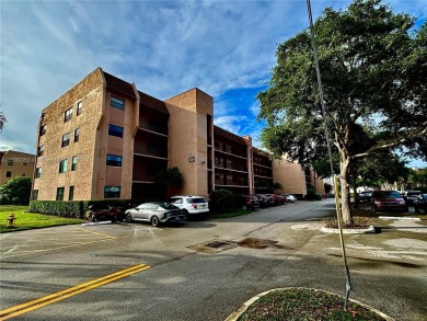 ***ATTENTION: OWNER MOTIVATED ***    Welcome to your ideal 55+ on Sunrise Lakes Phase IV Golf Course in Florida - for sale on GolfHomes.com, golf home, golf lot