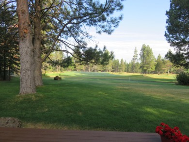 Perfect Sunriver retreat!  This beautifully updated Mountain on Sunriver Woodlands Golf Course in Oregon - for sale on GolfHomes.com, golf home, golf lot