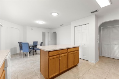 FLORIDA GOLF COURSE LIVING FOR UNDER $245,000!!!! Located on On Top of the World Golf Course in Florida - for sale on GolfHomes.com, golf home, golf lot