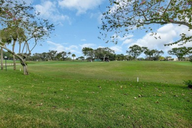 This beautifully renovated 2-bedroom, 2-bathroom main-level on Hunters Run Golf and Country Club in Florida - for sale on GolfHomes.com, golf home, golf lot