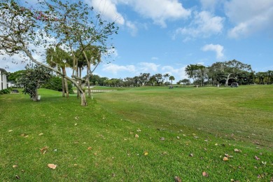This beautifully renovated 2-bedroom, 2-bathroom main-level on Hunters Run Golf and Country Club in Florida - for sale on GolfHomes.com, golf home, golf lot