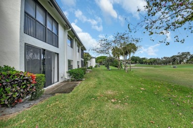 This beautifully renovated 2-bedroom, 2-bathroom main-level on Hunters Run Golf and Country Club in Florida - for sale on GolfHomes.com, golf home, golf lot