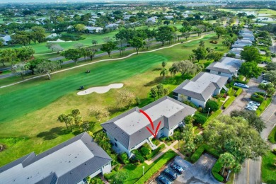 This beautifully renovated 2-bedroom, 2-bathroom main-level on Hunters Run Golf and Country Club in Florida - for sale on GolfHomes.com, golf home, golf lot