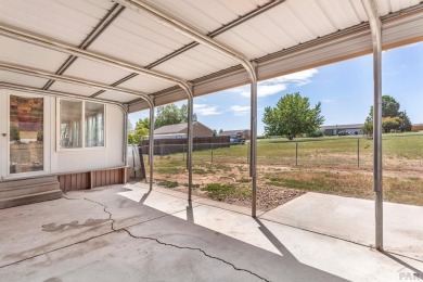 Don't miss out on this well-maintained home located in beautiful on Hollydot Golf Course in Colorado - for sale on GolfHomes.com, golf home, golf lot