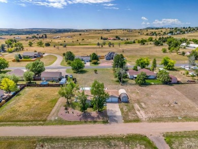 Don't miss out on this well-maintained home located in beautiful on Hollydot Golf Course in Colorado - for sale on GolfHomes.com, golf home, golf lot