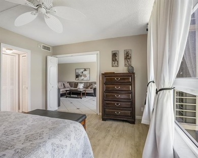 Pristine 2-bedroom, 2-bathroom condo in all-ages Palm Aire on Palm-Aire Country Club and Resort - Palms in Florida - for sale on GolfHomes.com, golf home, golf lot