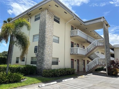 One Bedroom, One bathroom probate listing. Priced to sell on Lauderhill Golf Course in Florida - for sale on GolfHomes.com, golf home, golf lot
