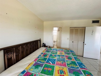 One Bedroom, One bathroom probate listing. Priced to sell on Lauderhill Golf Course in Florida - for sale on GolfHomes.com, golf home, golf lot
