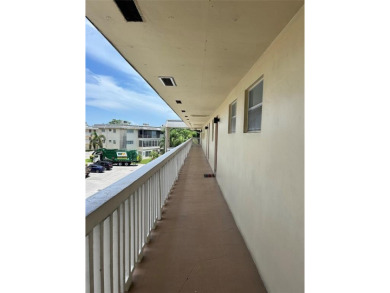 One Bedroom, One bathroom probate listing. Priced to sell on Lauderhill Golf Course in Florida - for sale on GolfHomes.com, golf home, golf lot