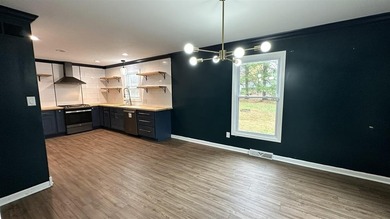 Welcome to 1910 Lakeshore Drive, located in the beautiful and on Lakeshore Country Club in Kentucky - for sale on GolfHomes.com, golf home, golf lot