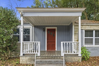 **Appraised at $194,000!** Cute, corner-lot cottage in Menlo on Capital City Country Club in Florida - for sale on GolfHomes.com, golf home, golf lot