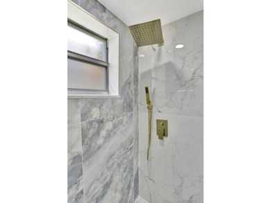 Beautifully updated GROUND FLOOR 2BD/2BA Kings Point condo on Kings Point Golf -Flanders Way in Florida - for sale on GolfHomes.com, golf home, golf lot