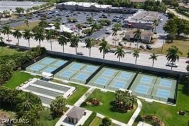 LOCATION, LOCATION, LOCATION. Close to the club house, tennis on The Landings Yacht, Golf and Tennis Club in Florida - for sale on GolfHomes.com, golf home, golf lot