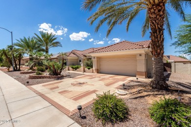 Stunning 2-bed, 3-bath, and a den/hobby room, Safford model with on Trail Ridge Golf Course in Arizona - for sale on GolfHomes.com, golf home, golf lot
