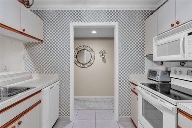 Welcome home to this cozy, furnished-turnkey condo-perfect as a on Vista Plantation Golf Club in Florida - for sale on GolfHomes.com, golf home, golf lot